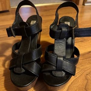 Steve Madden black wedges